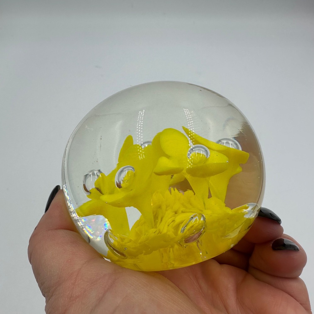 Vtg‎ 1979 Maude Bob St Clair Art Glass Paperweight Yellow Floral Control Bubble